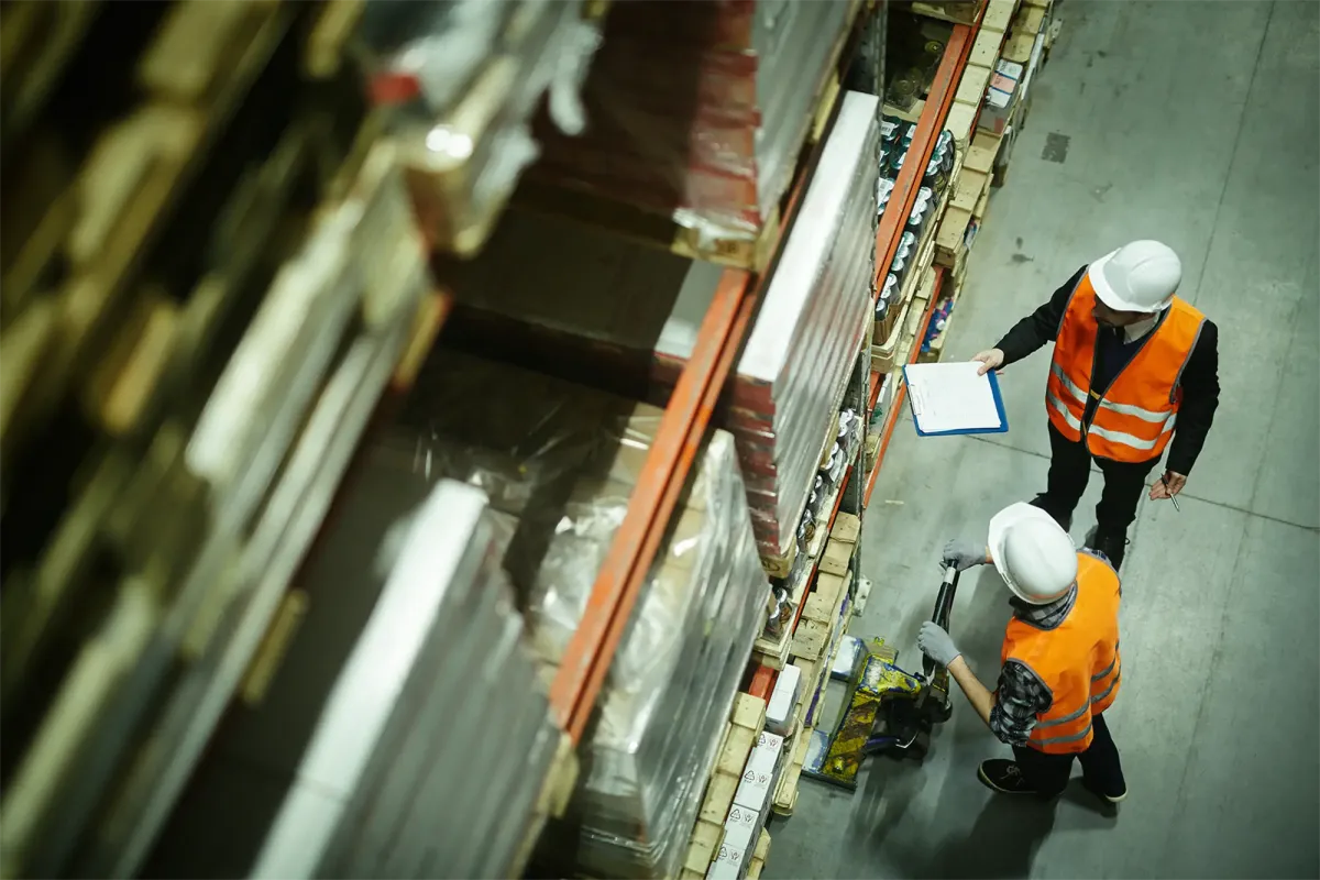 Specialist operators managing intralogistics activities